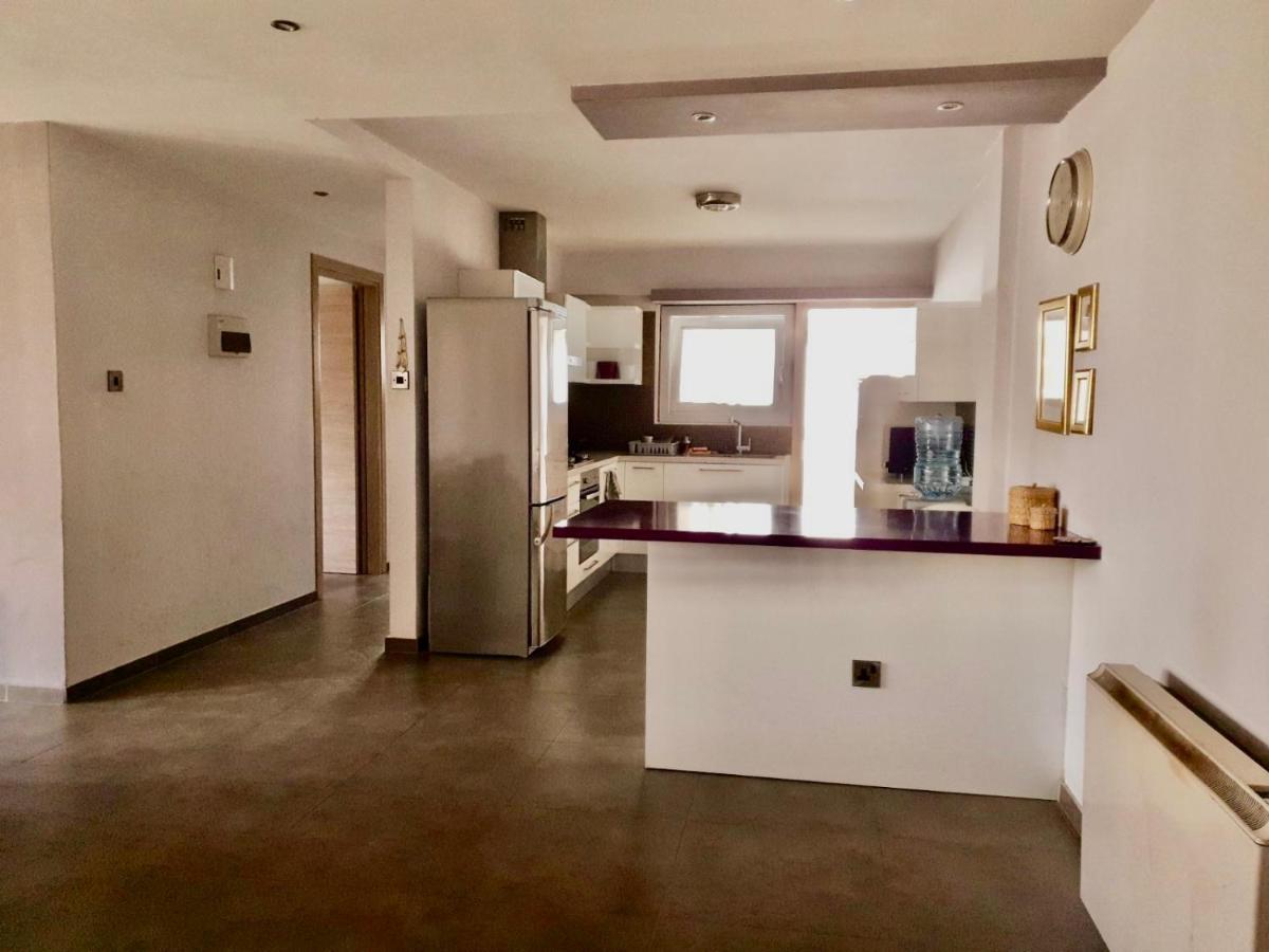 2-Bedroom Appartment In Center Nikosia Exterior foto